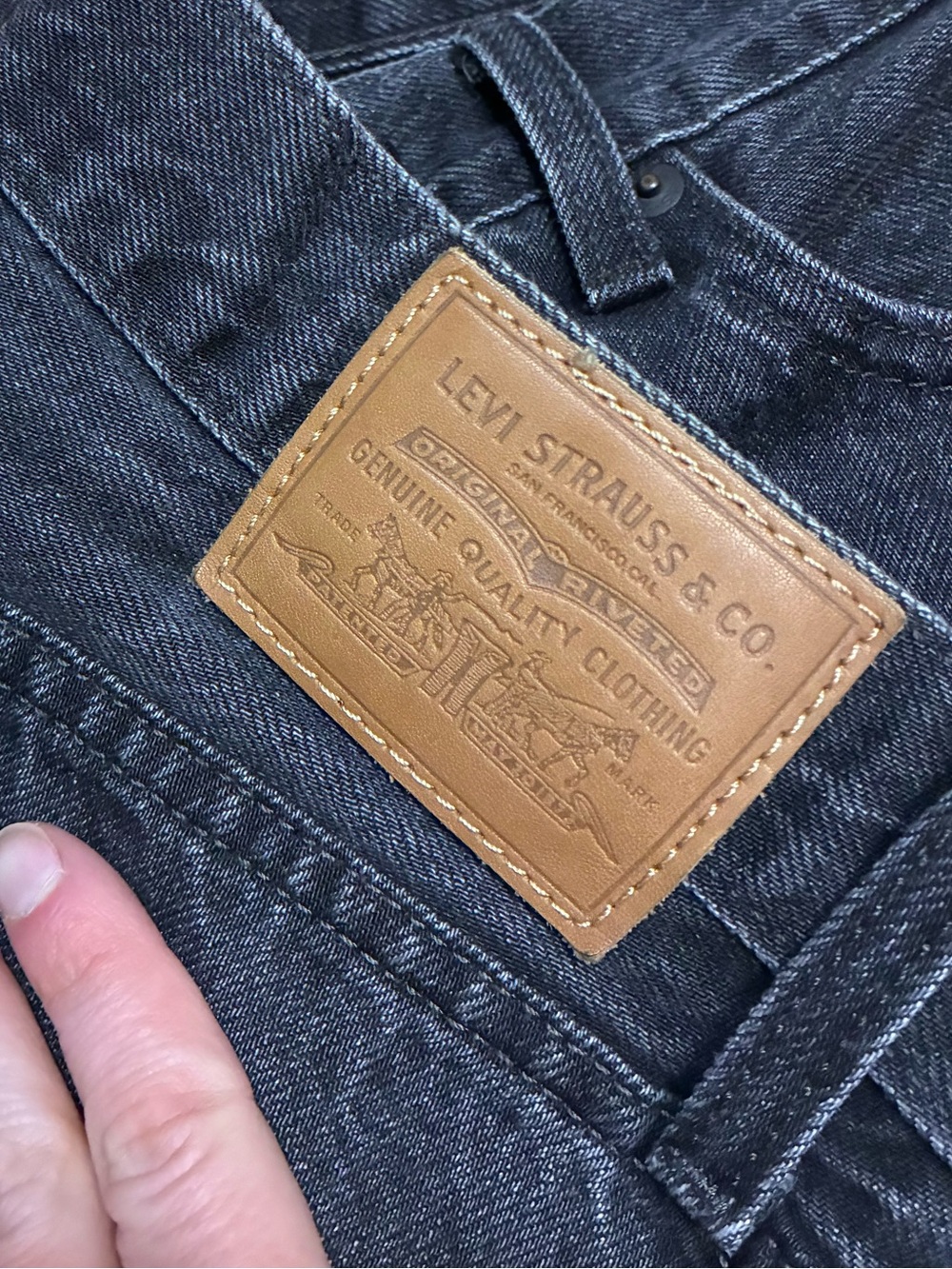Levi’s Baggy Dad Jeans - Picture 4 of 7